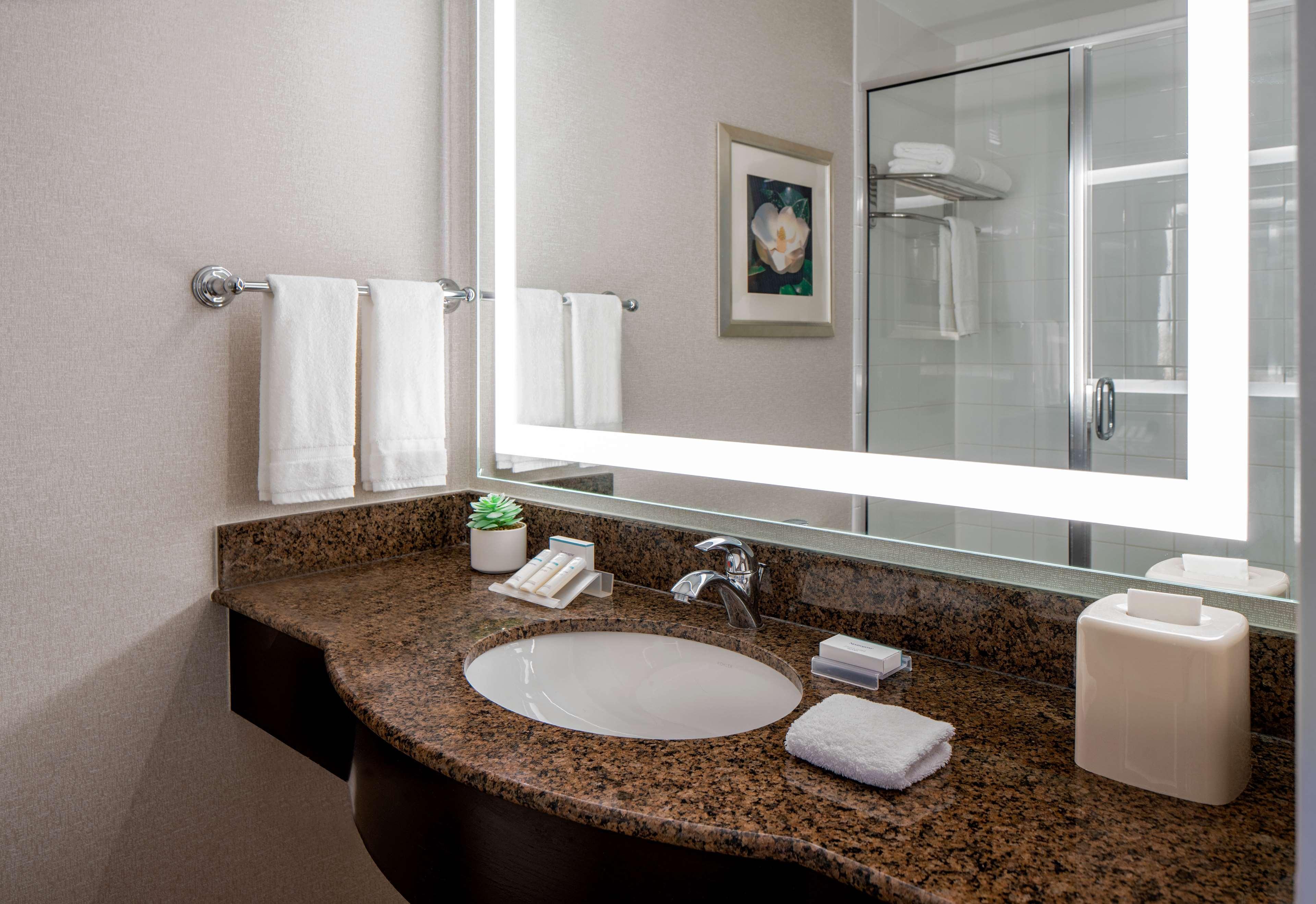 Hilton Garden Inn Jackson Downtown Bagian luar foto