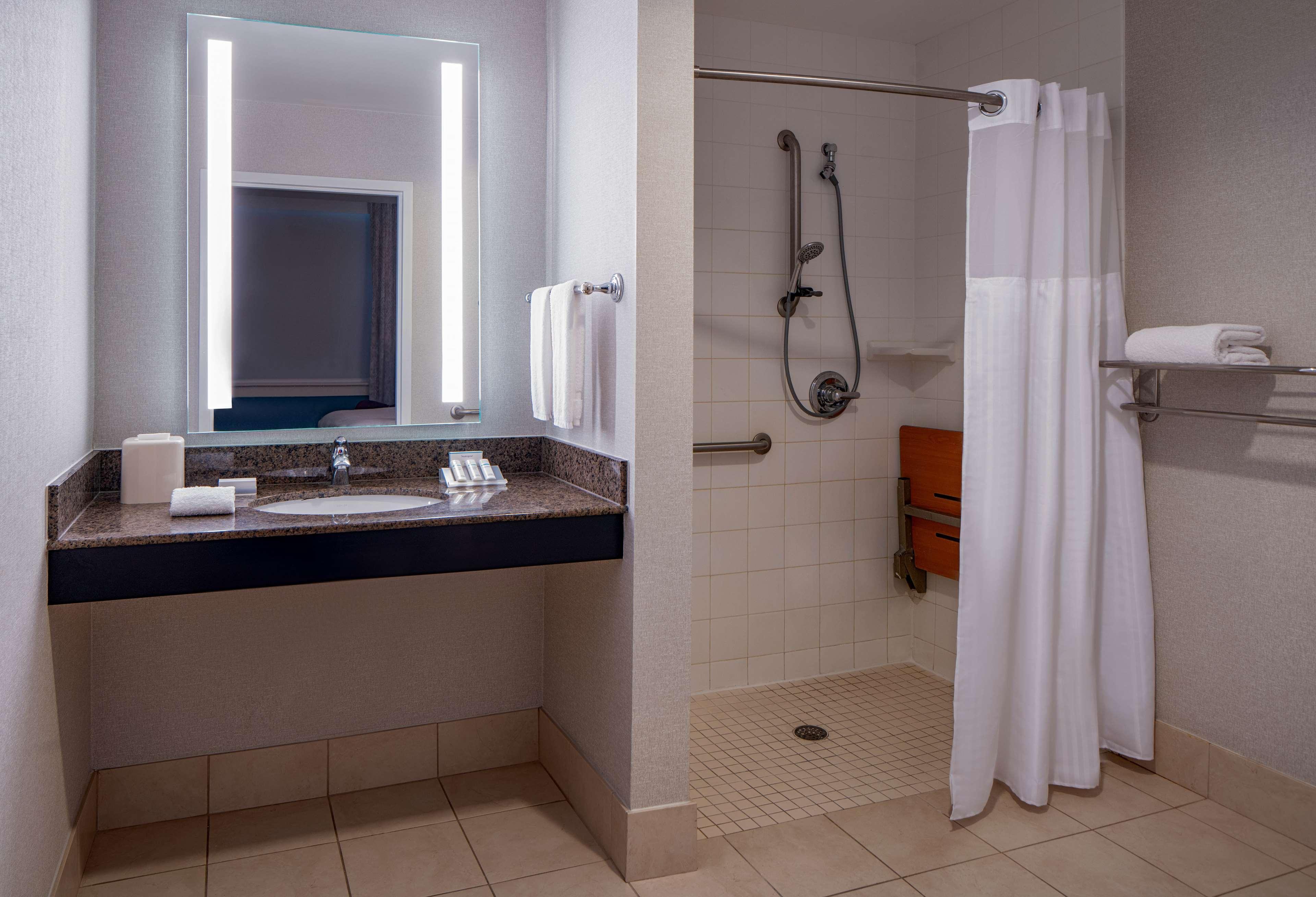 Hilton Garden Inn Jackson Downtown Bagian luar foto