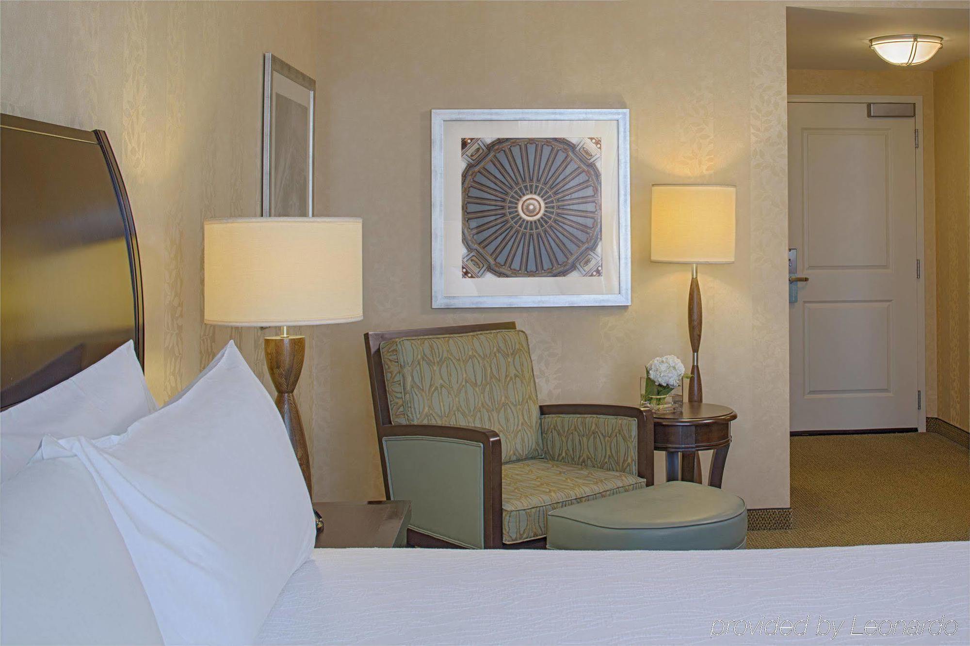 Hilton Garden Inn Jackson Downtown Bagian luar foto